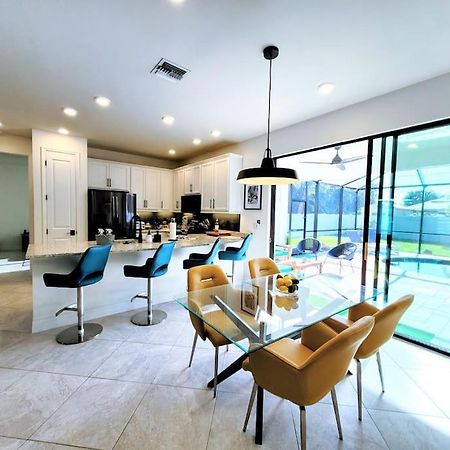 Blue Door Retreat - Luxury Pool Home - Sleeps 8 เคปคอรัล ภายนอก รูปภาพ